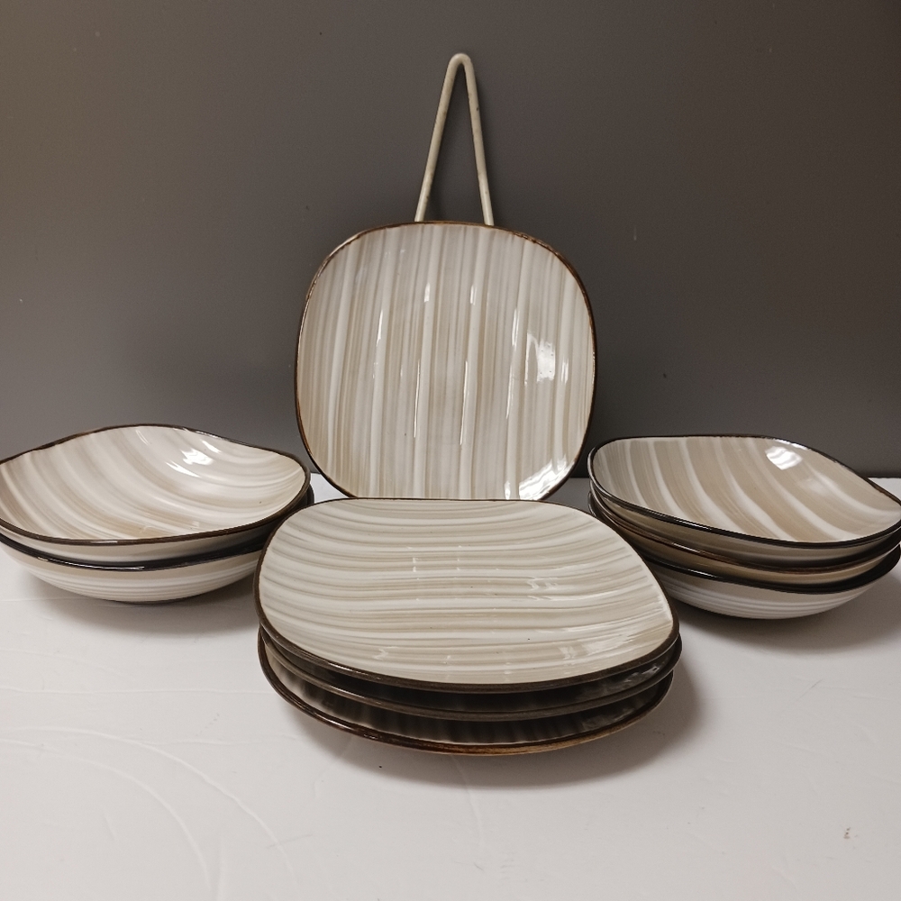 Vintage 9pc Kasuga Stoneware Showa,Japan. 4 Desert Dishes And 5 Cake Plates. GUC